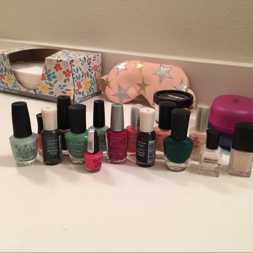 15 Cute 💅🏻 Nail Polishes